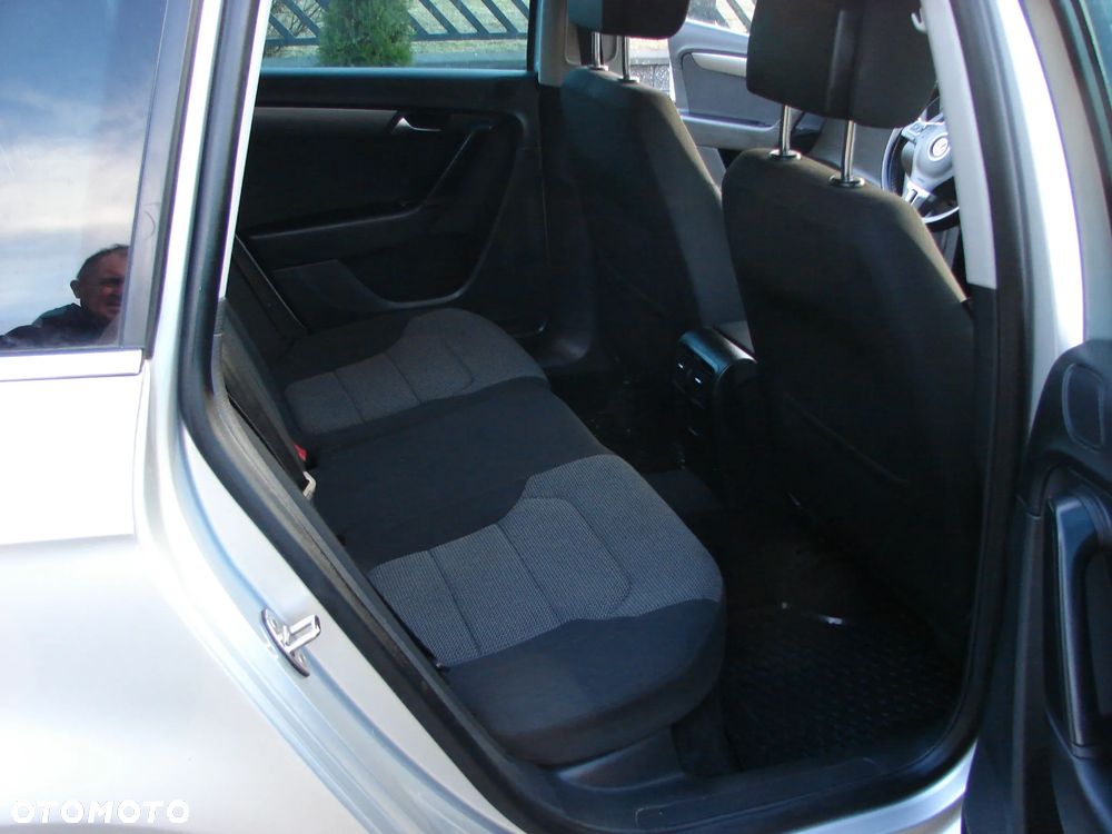 Volkswagen Passat - 9