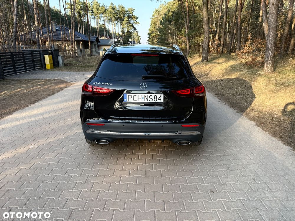 Mercedes-Benz GLA - 9