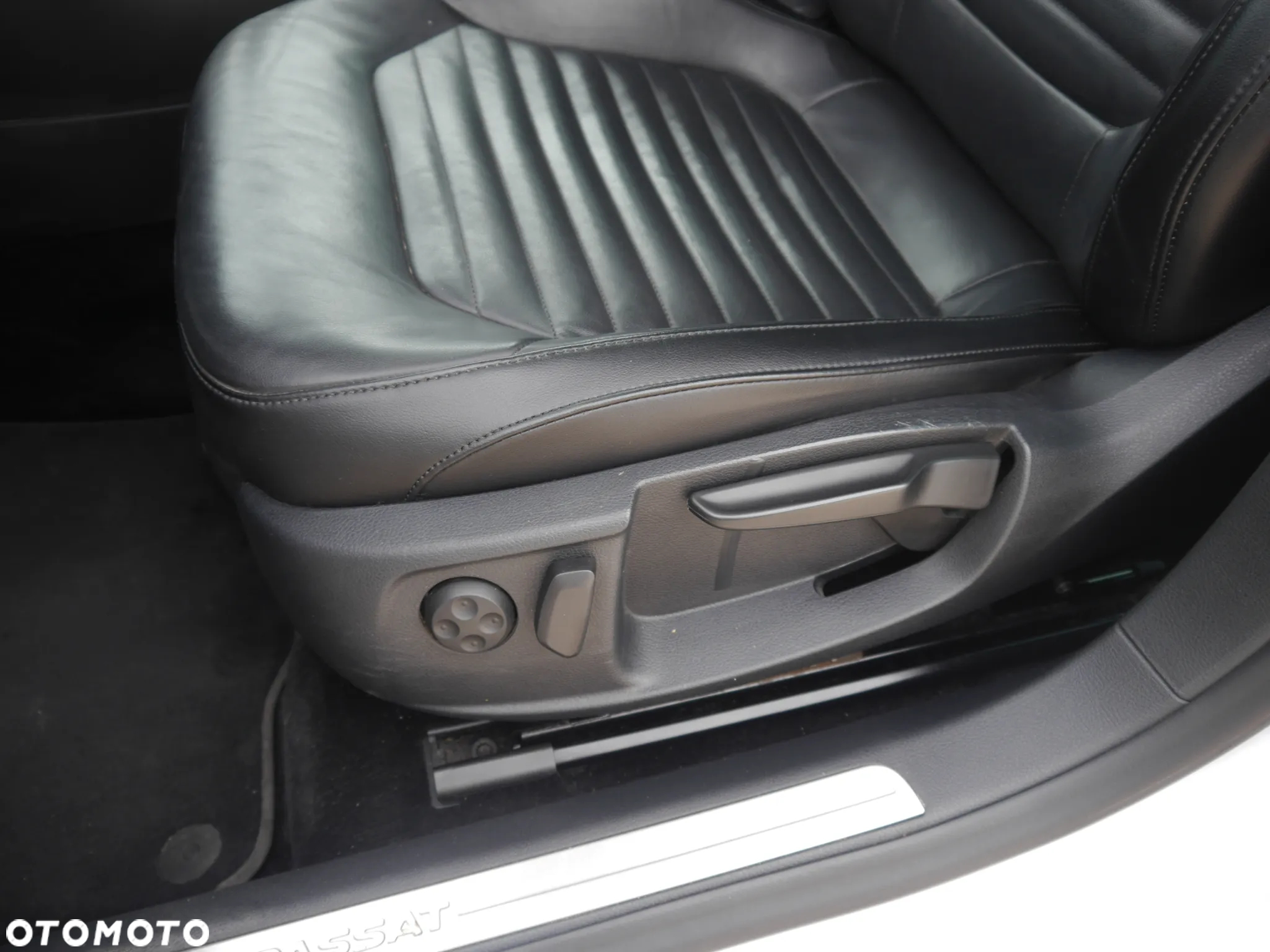 Volkswagen Passat Variant 2.0 TDI BlueMotion Technology Highline - 18