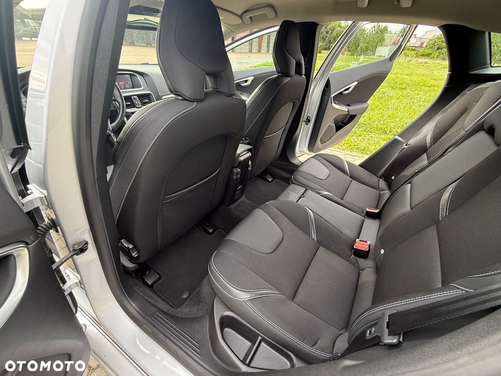 Volvo V40 T2 Drive-E Momentum - 8