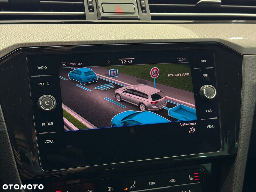 Volkswagen Passat - 34