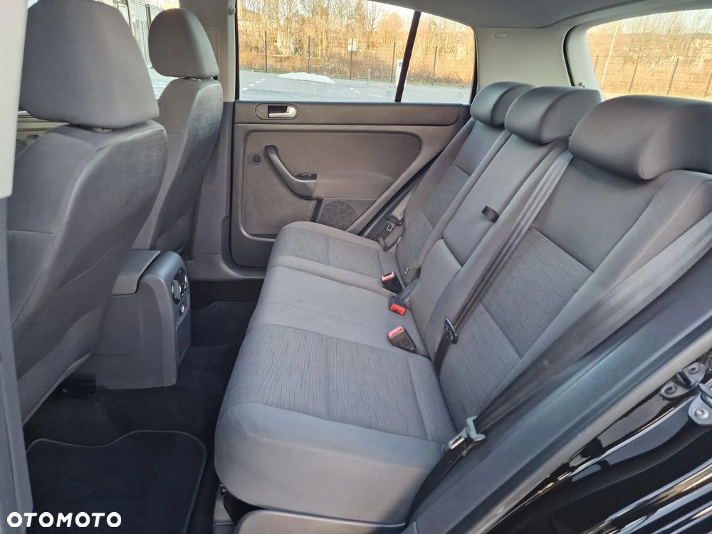 Volkswagen Golf Plus 1.9 TDI Edition - 26