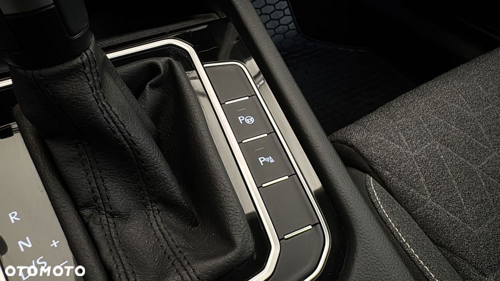 Volkswagen Passat - 29