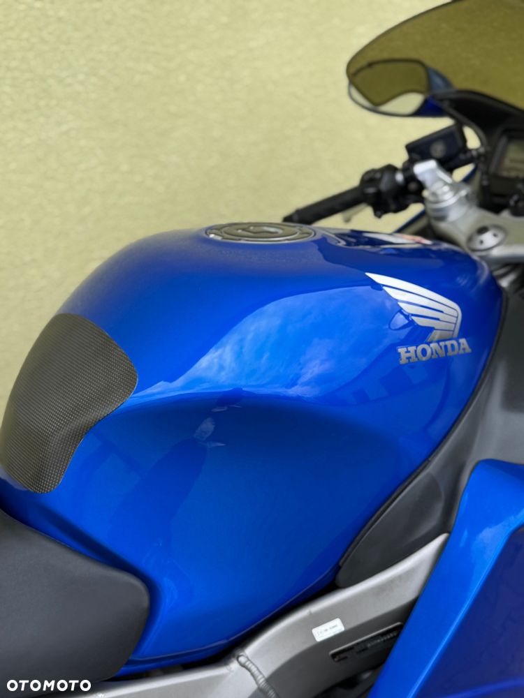 Honda CBR - 16