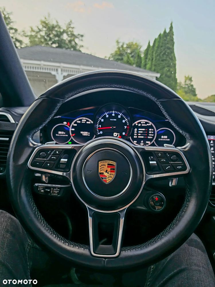 Porsche Cayenne - 24