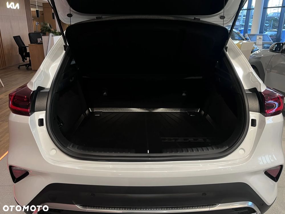 Kia XCeed 1.6 T-GDI M DCT - 12