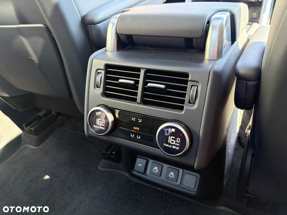 Land Rover Discovery 3.0 D250 mHEV R-Dynamic HSE - 16
