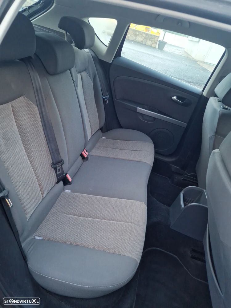 SEAT Leon 1.6 TDI Ecomotive Sport Start/Stop - 12