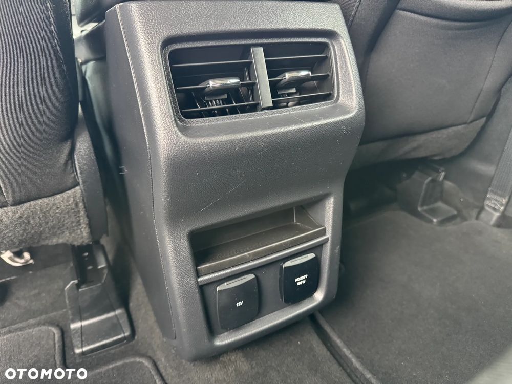 Ford S-Max 1.5 EcoBoost Titanium - 25