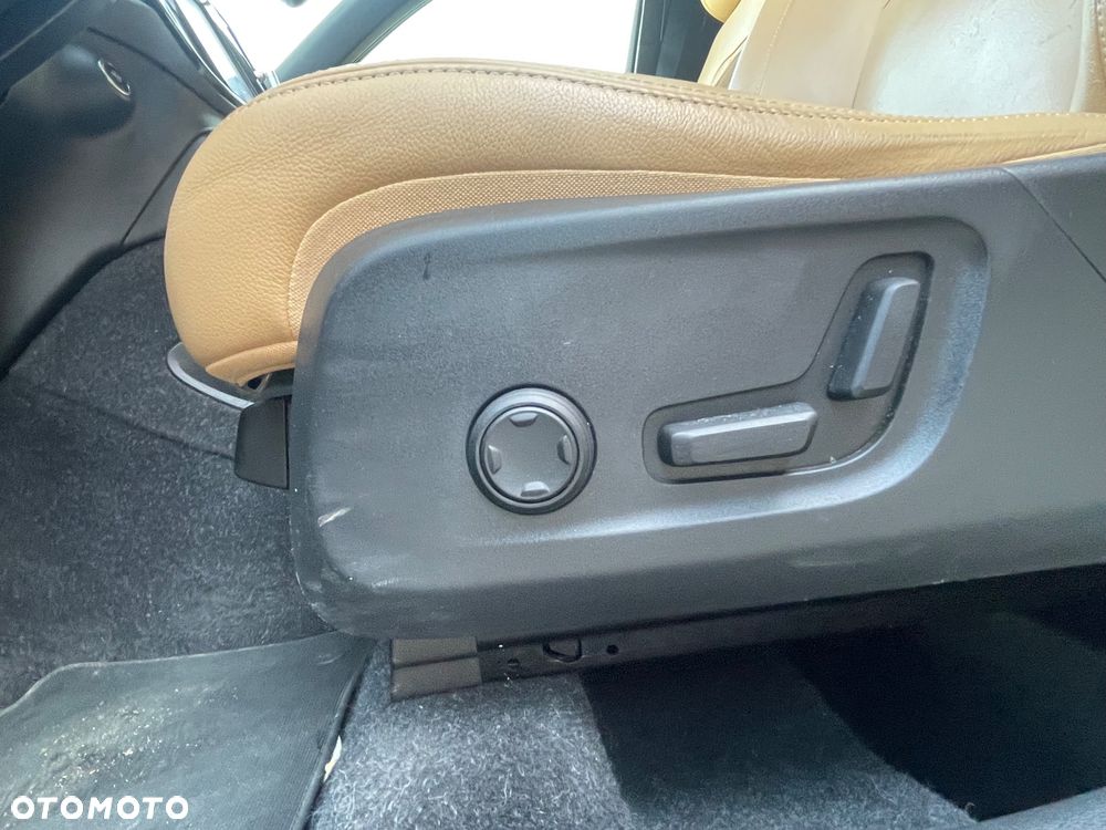 Volvo XC 40 T5 AWD Momentum - 30