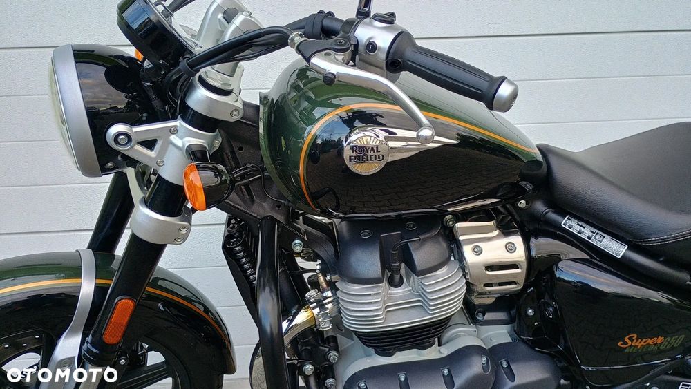 Royal Enfield Super Meteor - 16