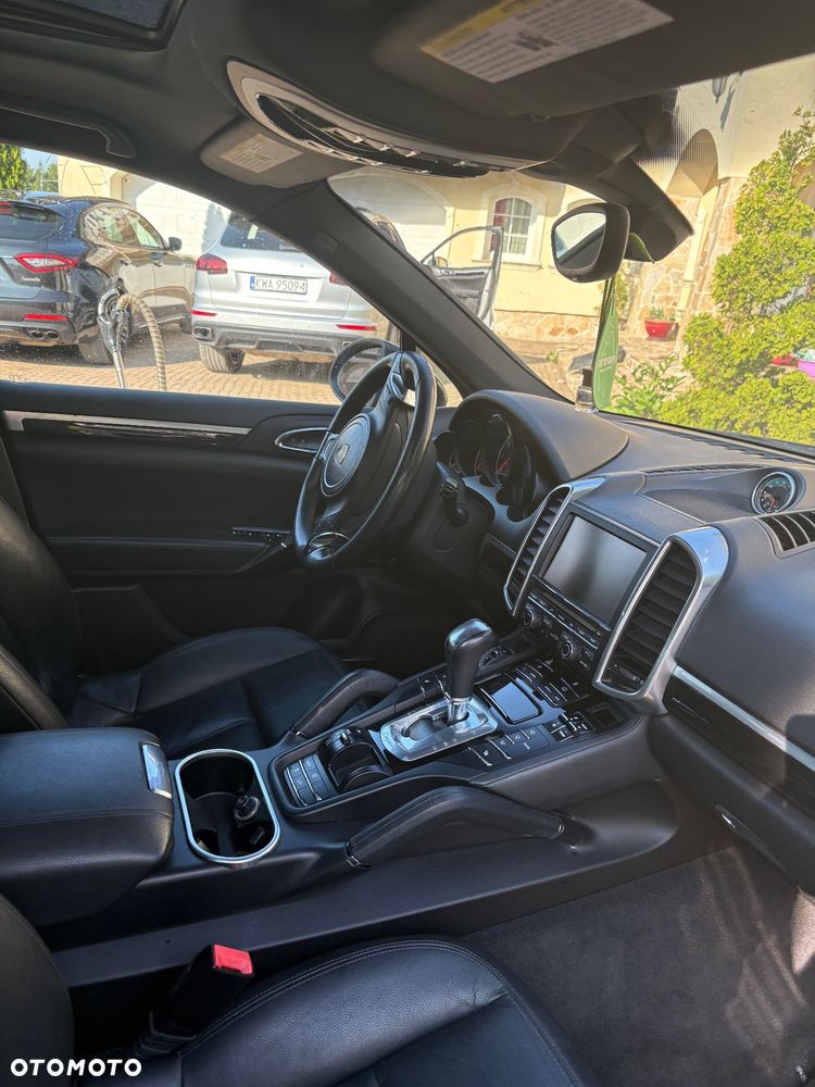 Porsche Cayenne Standard - 24