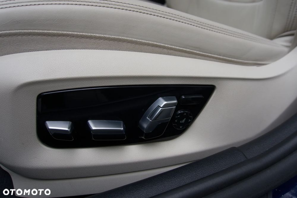 BMW Seria 5 520d xDrive - 26