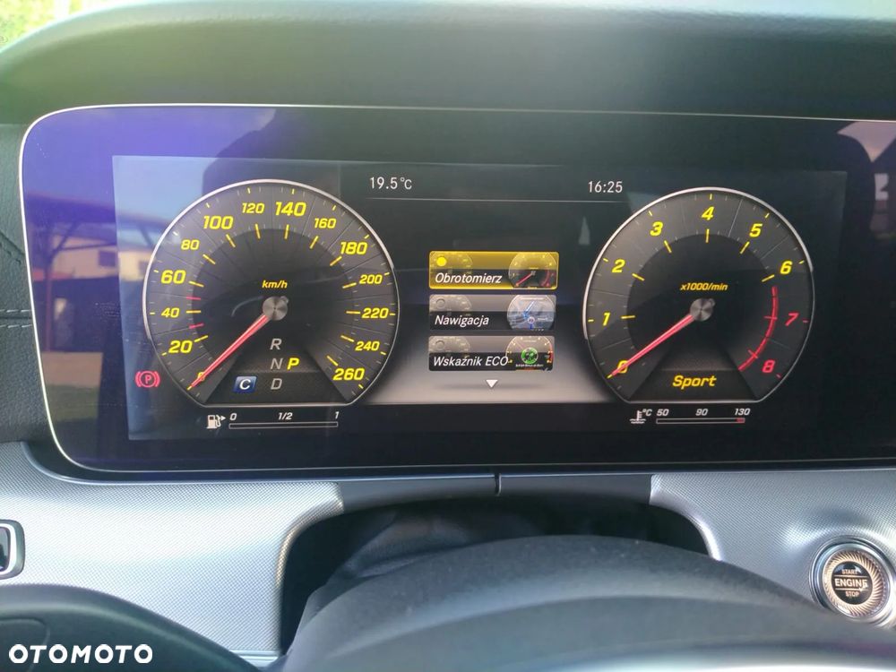 Mercedes-Benz Klasa E 300 Coupe 9G-TRONIC - 32