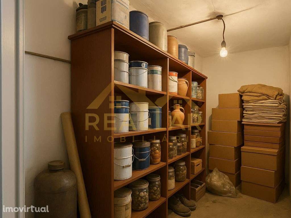 Oportunidade: 7 Arrumos Fechados em Cave - Centro da Cidade da Maia - Grande imagem: 3/9