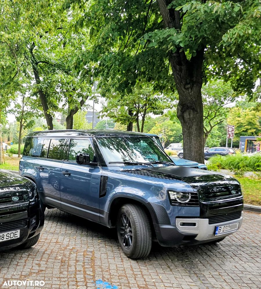 Land Rover Defender 110 2.0L D240 S - 1