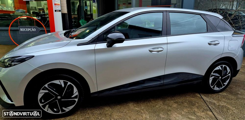 MG MG4 51 kWh Standard - 10