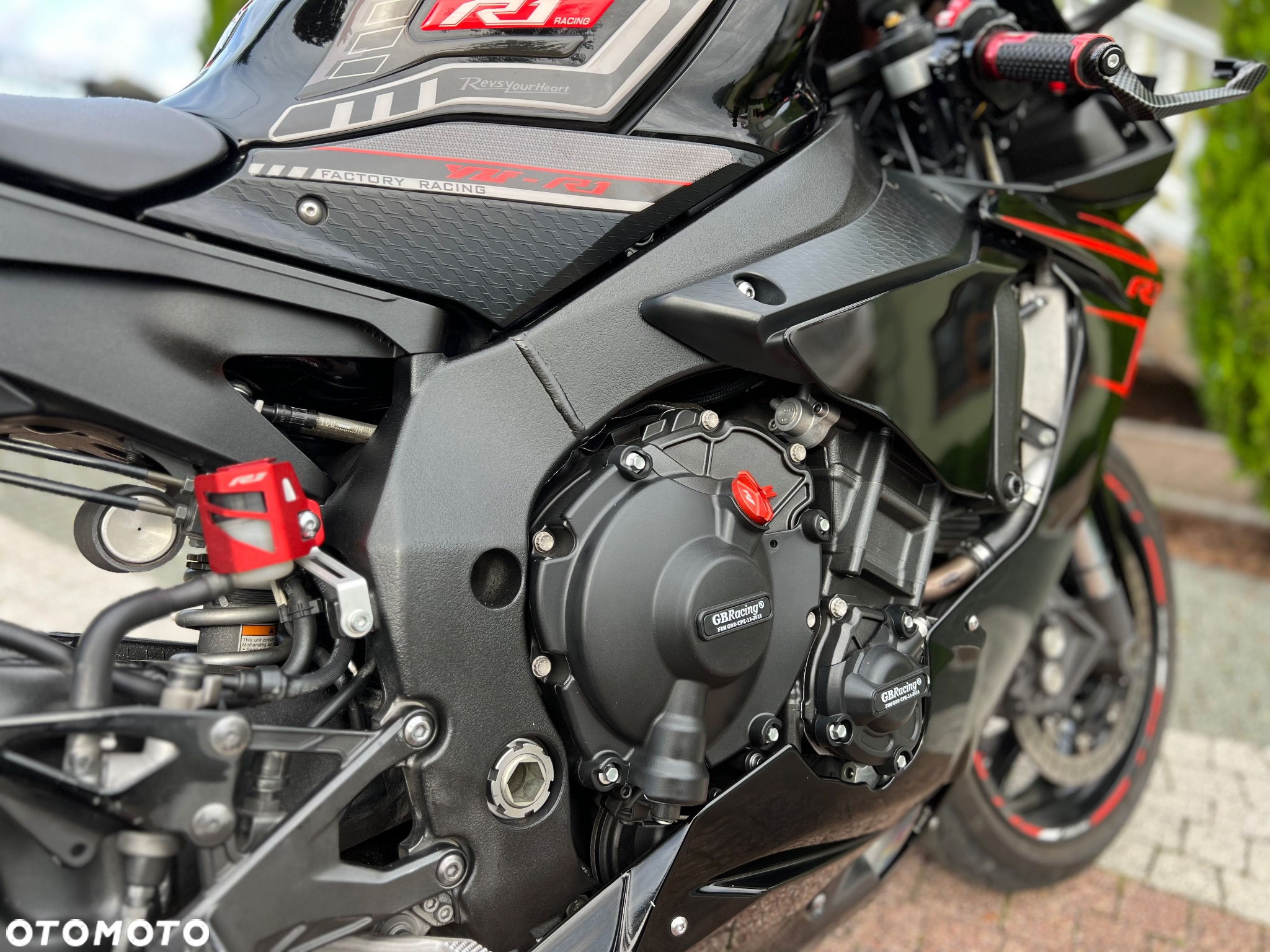 Yamaha R1 - 14