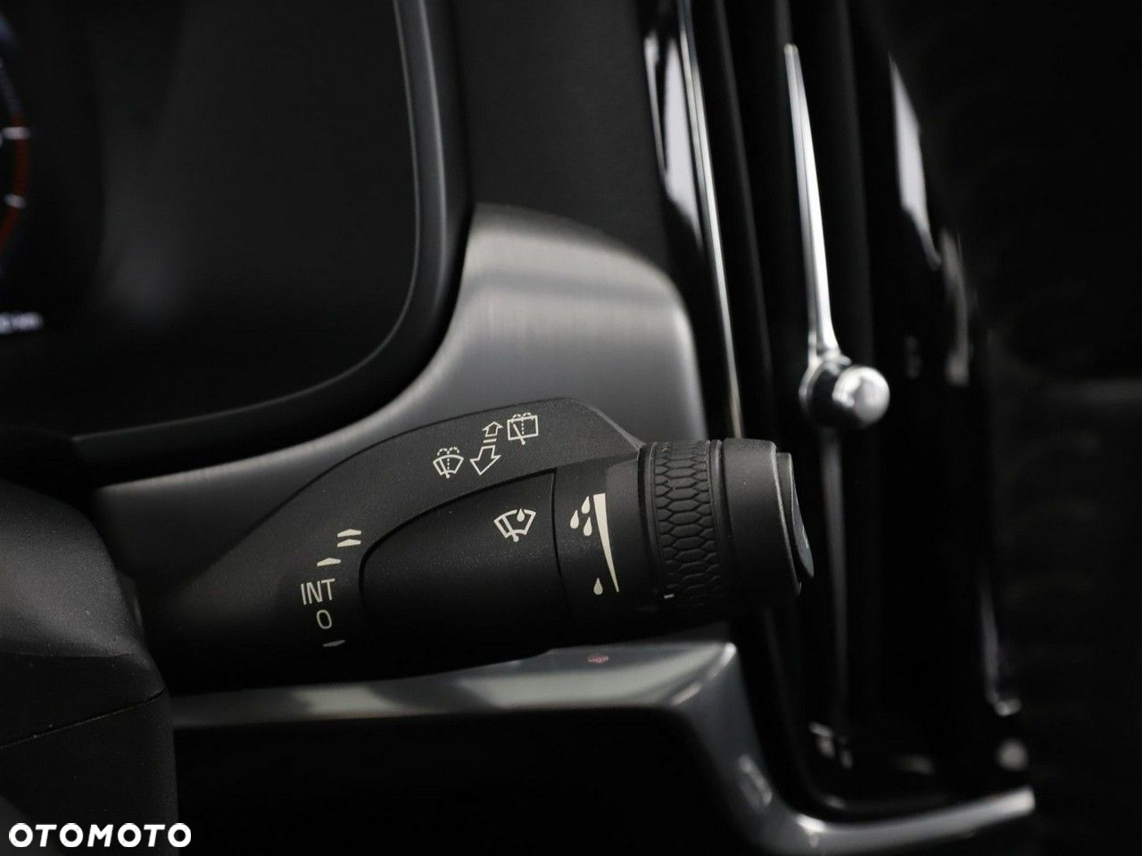 Volvo V90 D4 AWD Momentum - 34