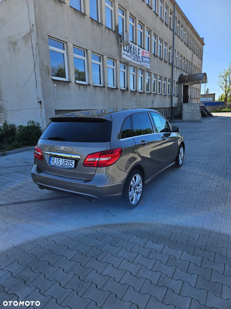 Mercedes-Benz Klasa B 220 4-Matic - 5