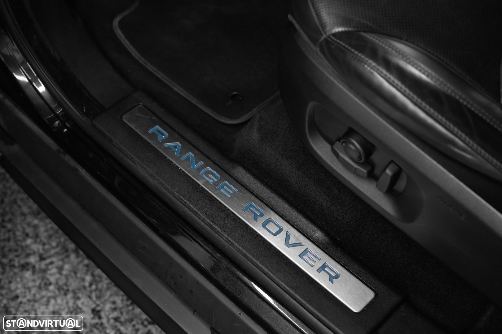 Land Rover Range Rover Evoque 2.0 D180 AWD HSE Auto - 44