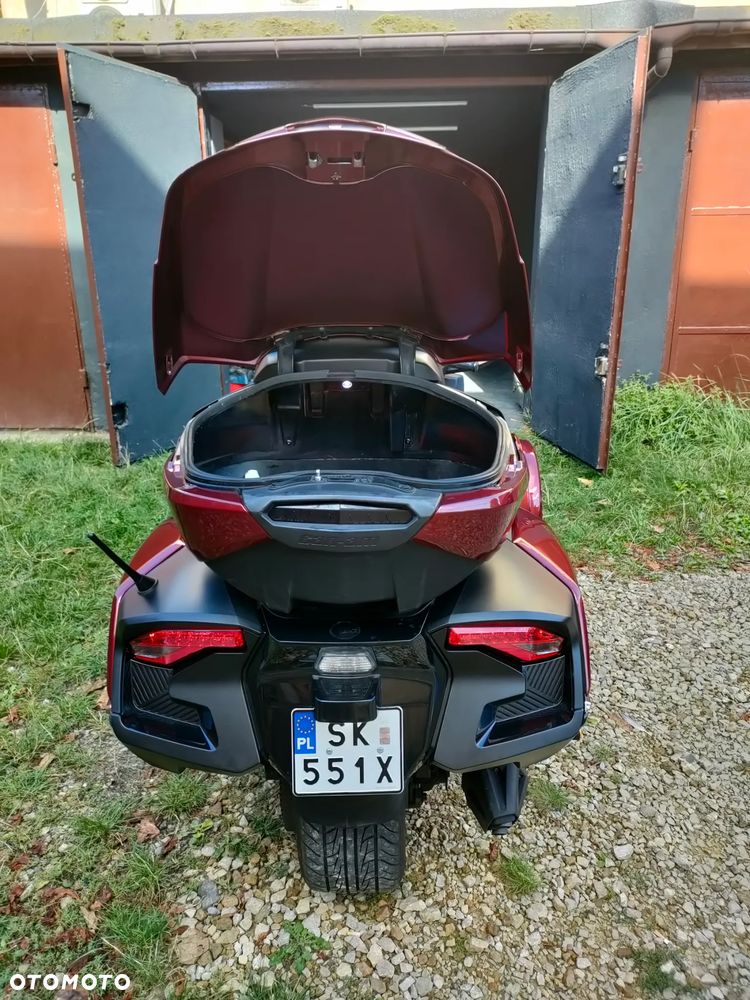 Can-Am Spyder - 13