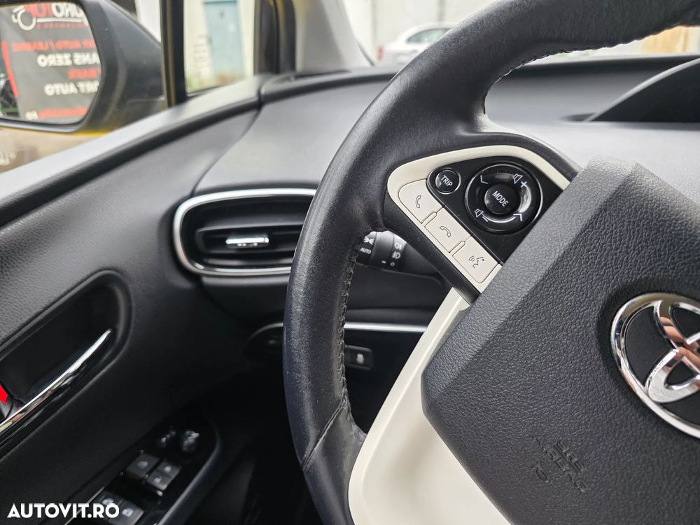 Toyota Prius ver-1-8-hsd-exclusive-plus - 21