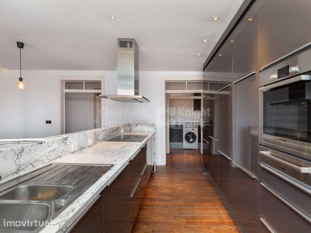 Apartamento T2 com vista sobre a cidade de Lisboa no Chiado - Grande imagem: 4/24