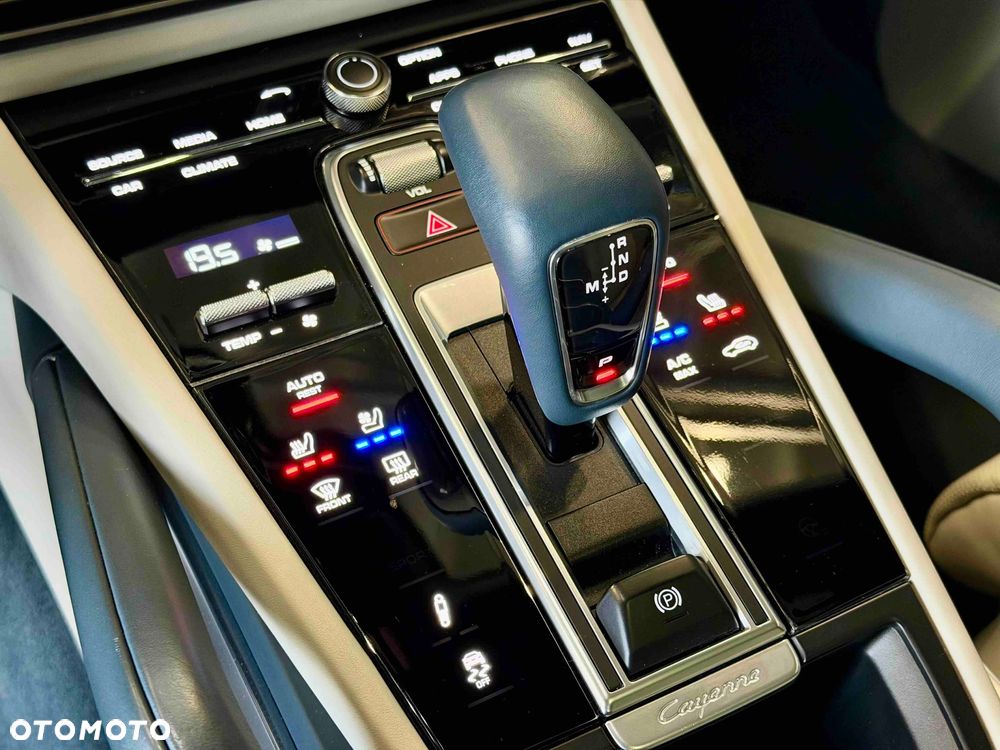 Porsche Cayenne Turbo - 19