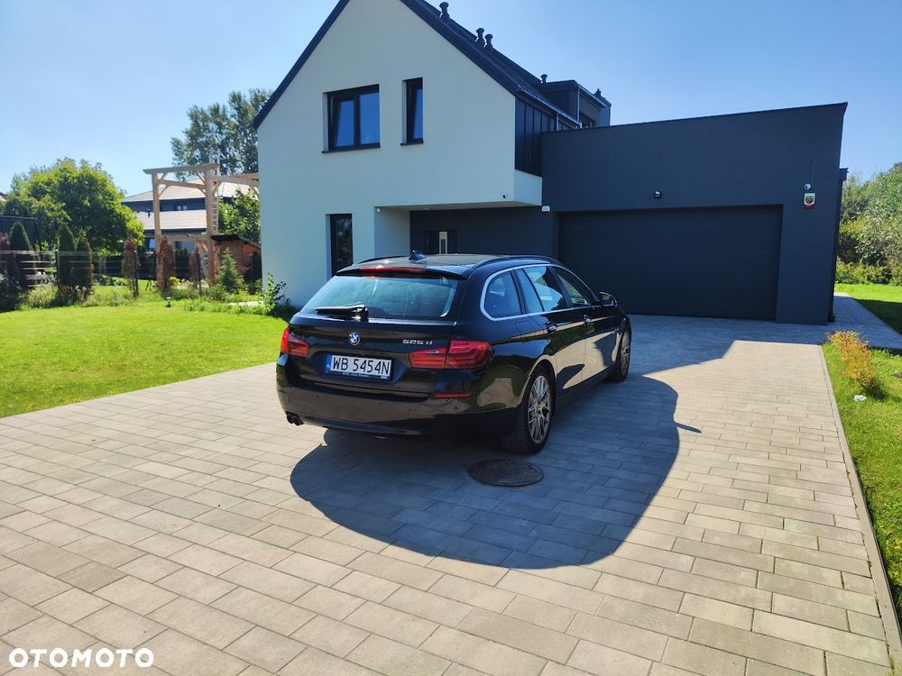 BMW Seria 5 525d Luxury Line - 3