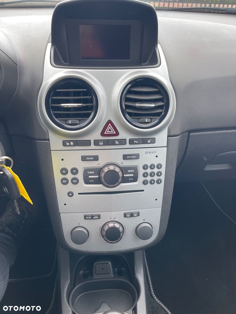 Opel Corsa 1.2 16V Cosmo - 2