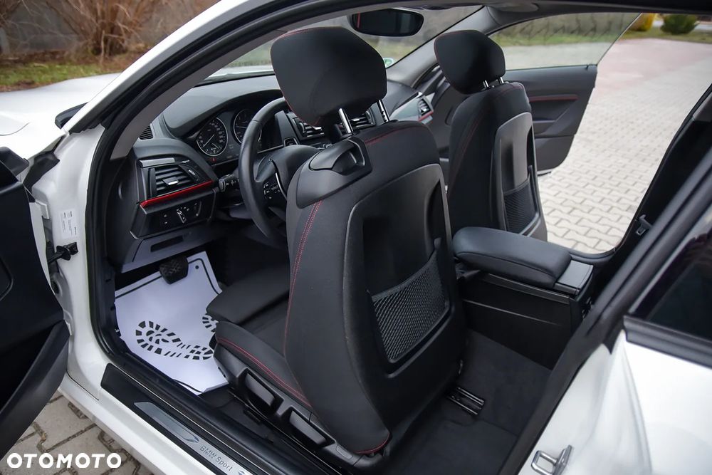 BMW Seria 2 218d Sport Line - 36