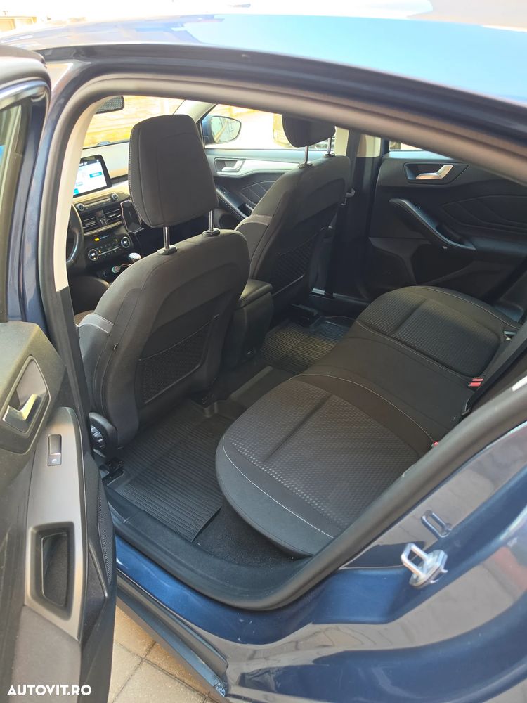 Ford Focus - 12
