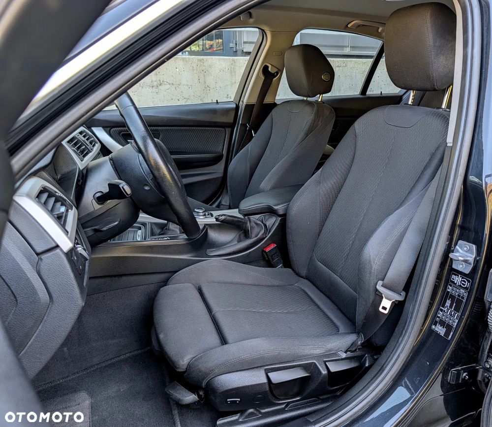 BMW Seria 3 320d Efficient Dynamics EU6 - 6