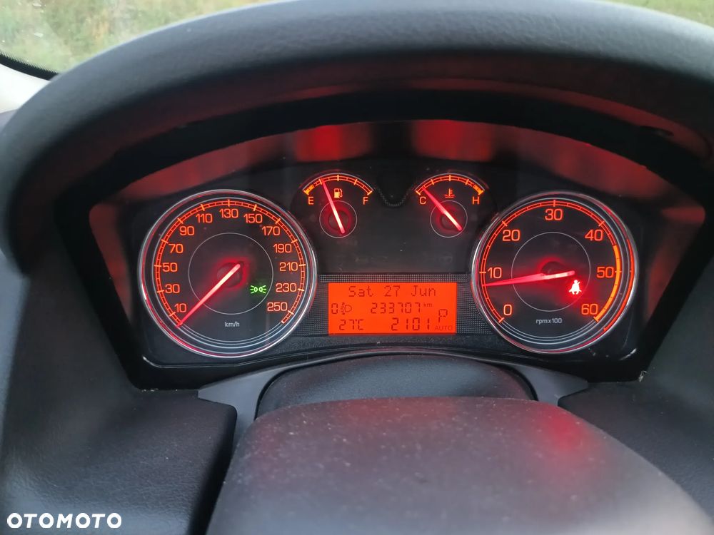 Fiat Croma 1.9 JTD Active - 17