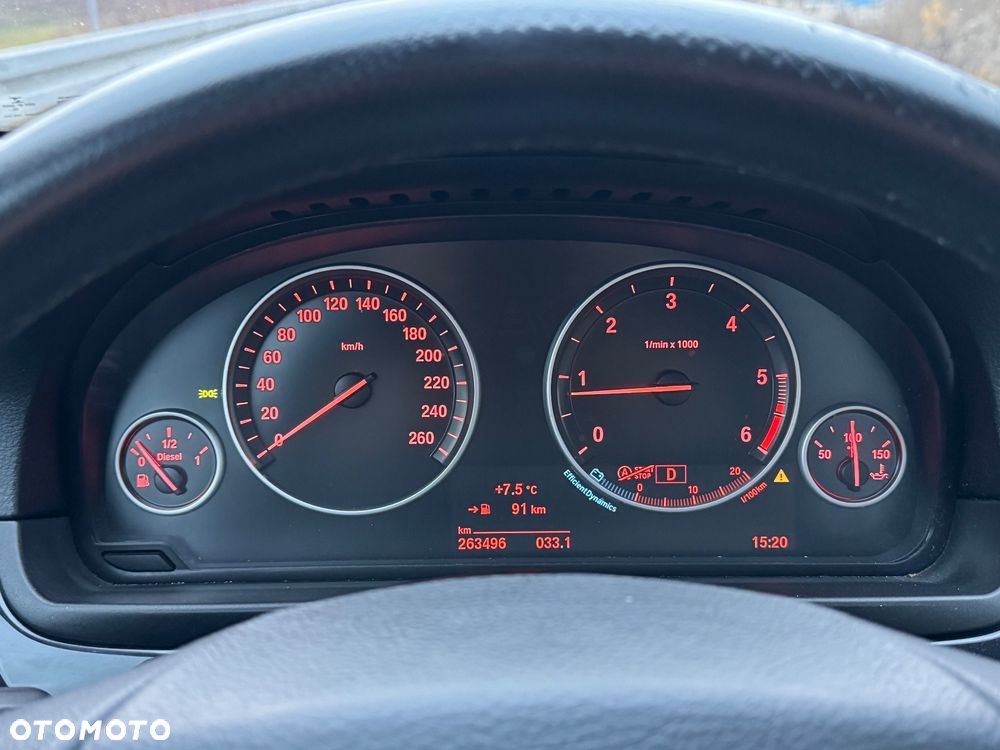 BMW Seria 5 520d Efficient Dynamics - 32