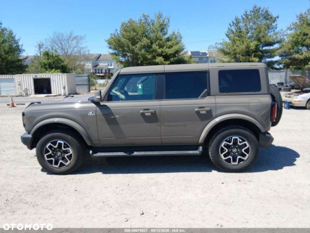 Ford Bronco - 2