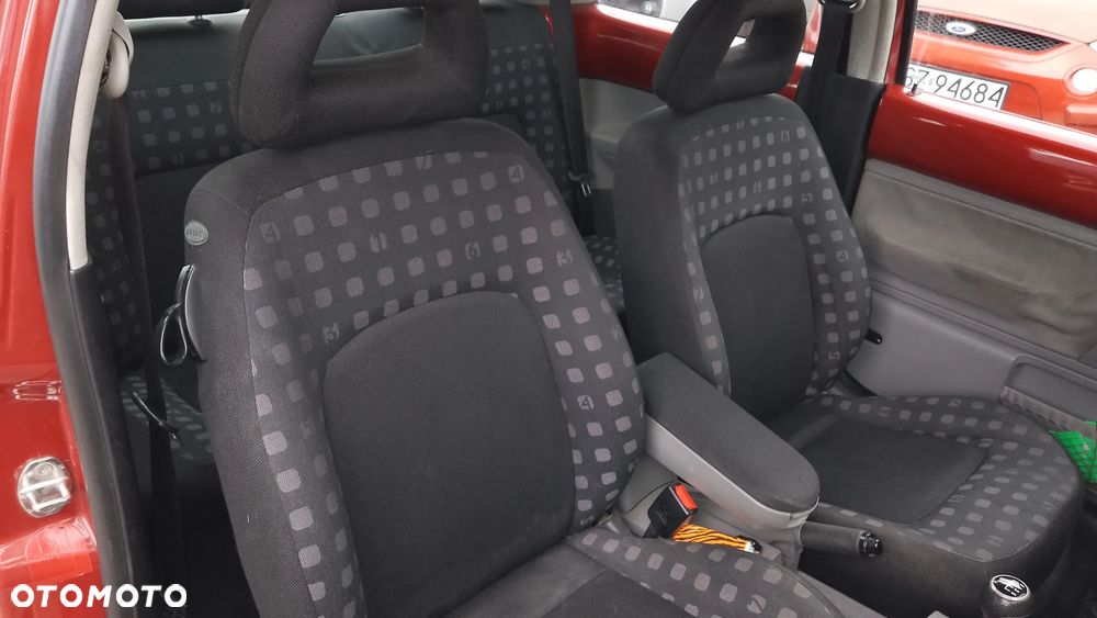 Volkswagen New Beetle 2.0 COLOUR Concept - 14