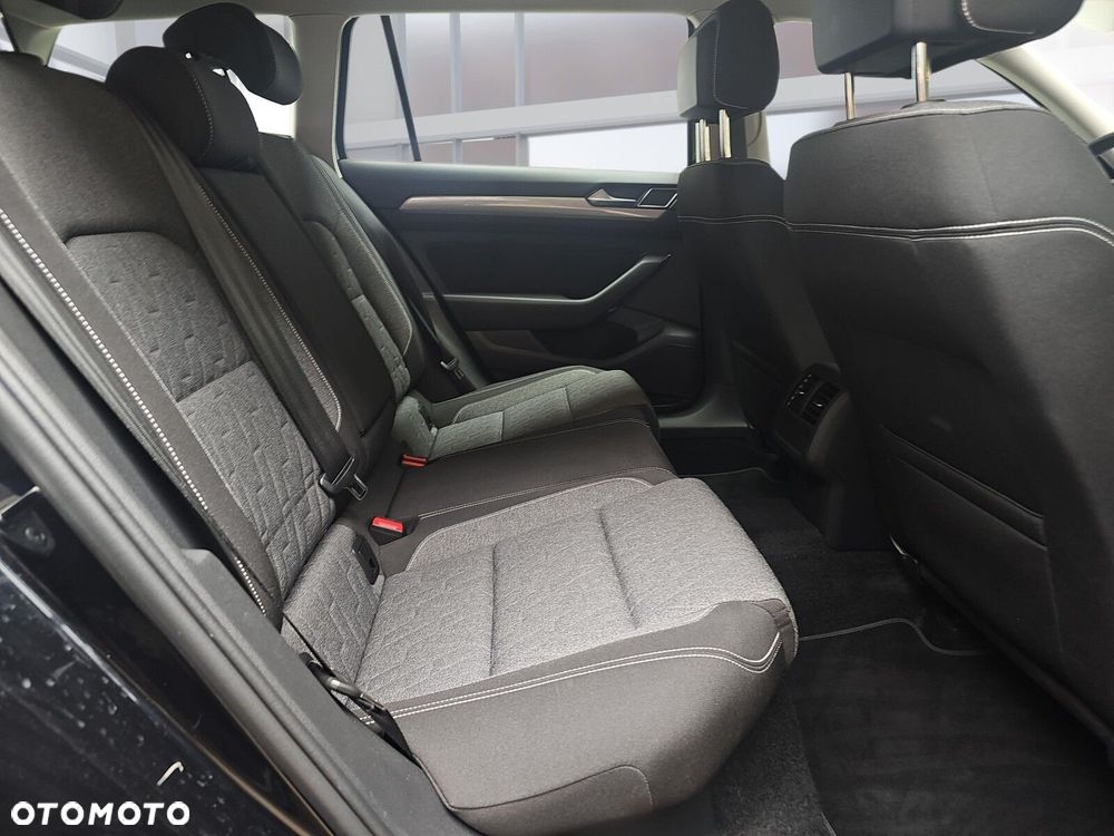 Volkswagen Passat Variant 1.5 TSI EVO Business DSG - 12