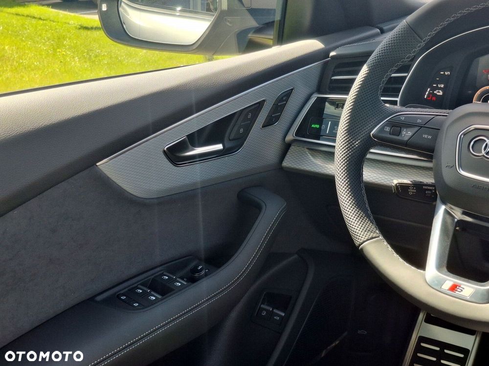 Audi Q8 - 18