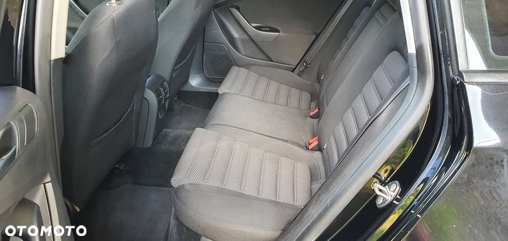 Volkswagen Passat 2.0 TDI DPF Sportline DSG - 11