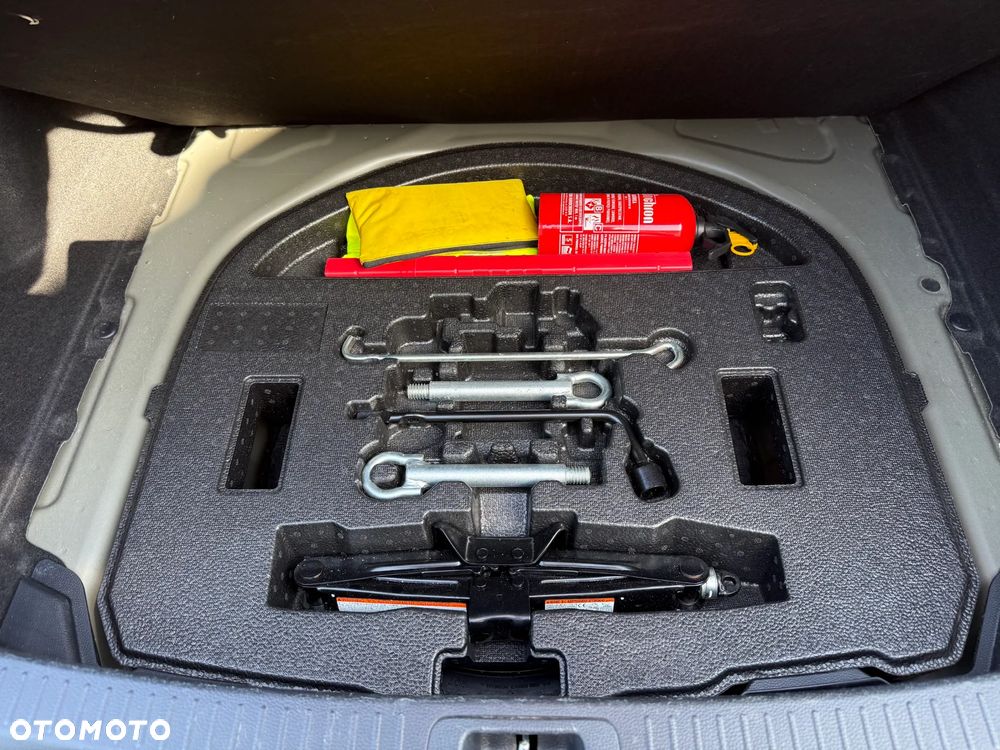 Toyota Corolla 1.8 Hybrid Comfort - 23