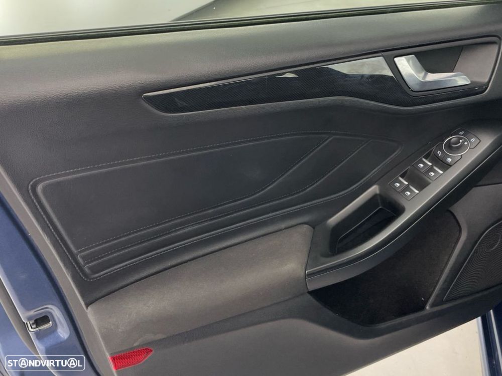 Ford Focus 1.0 EcoBoost MHEV ST-Line - 17