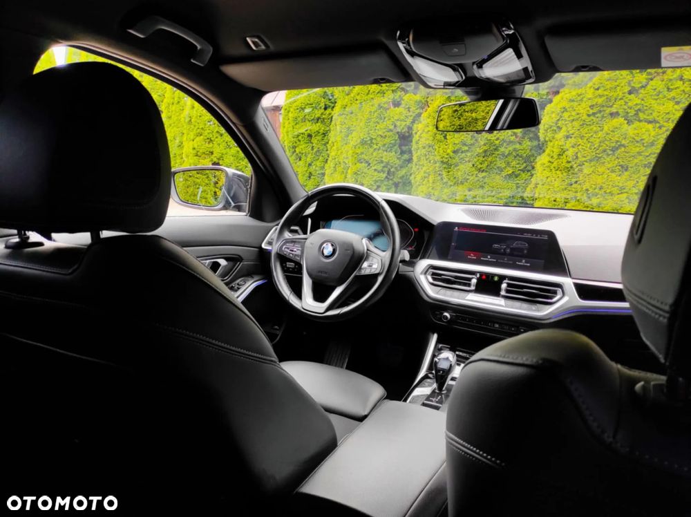 BMW Seria 3 318d Touring Advantage - 15