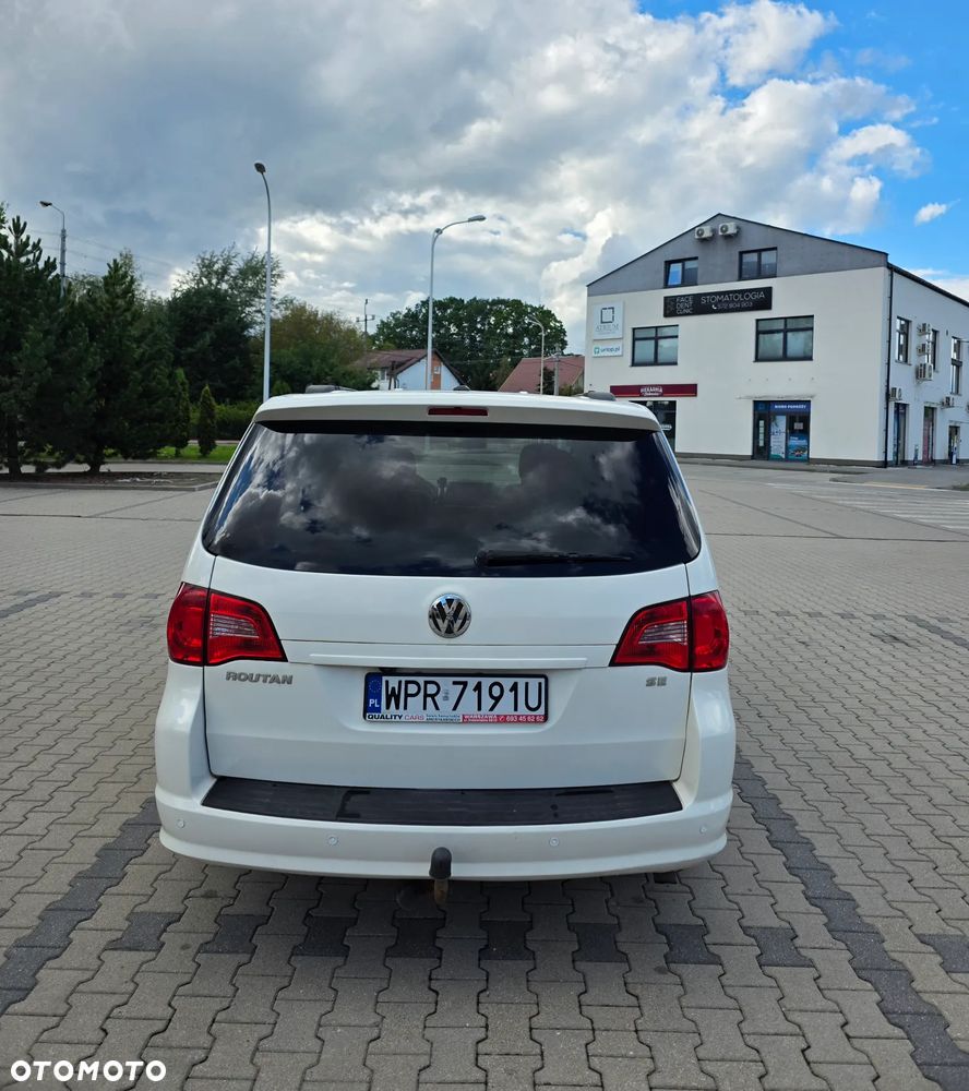 Volkswagen Routan - 2