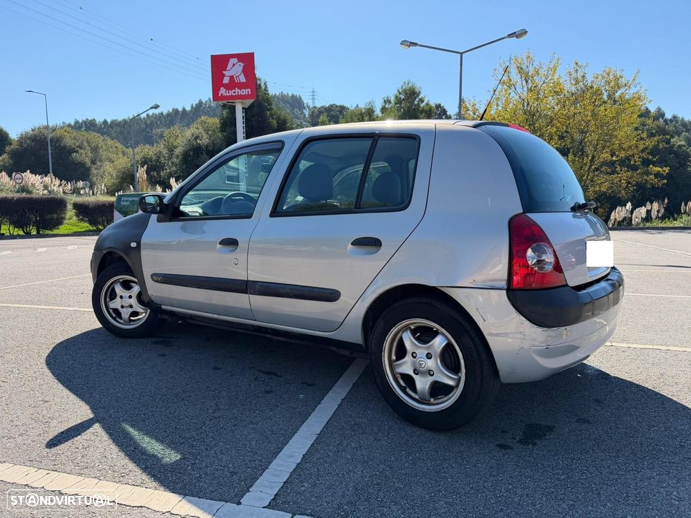 Renault Clio 1.2 16V Confort - 4