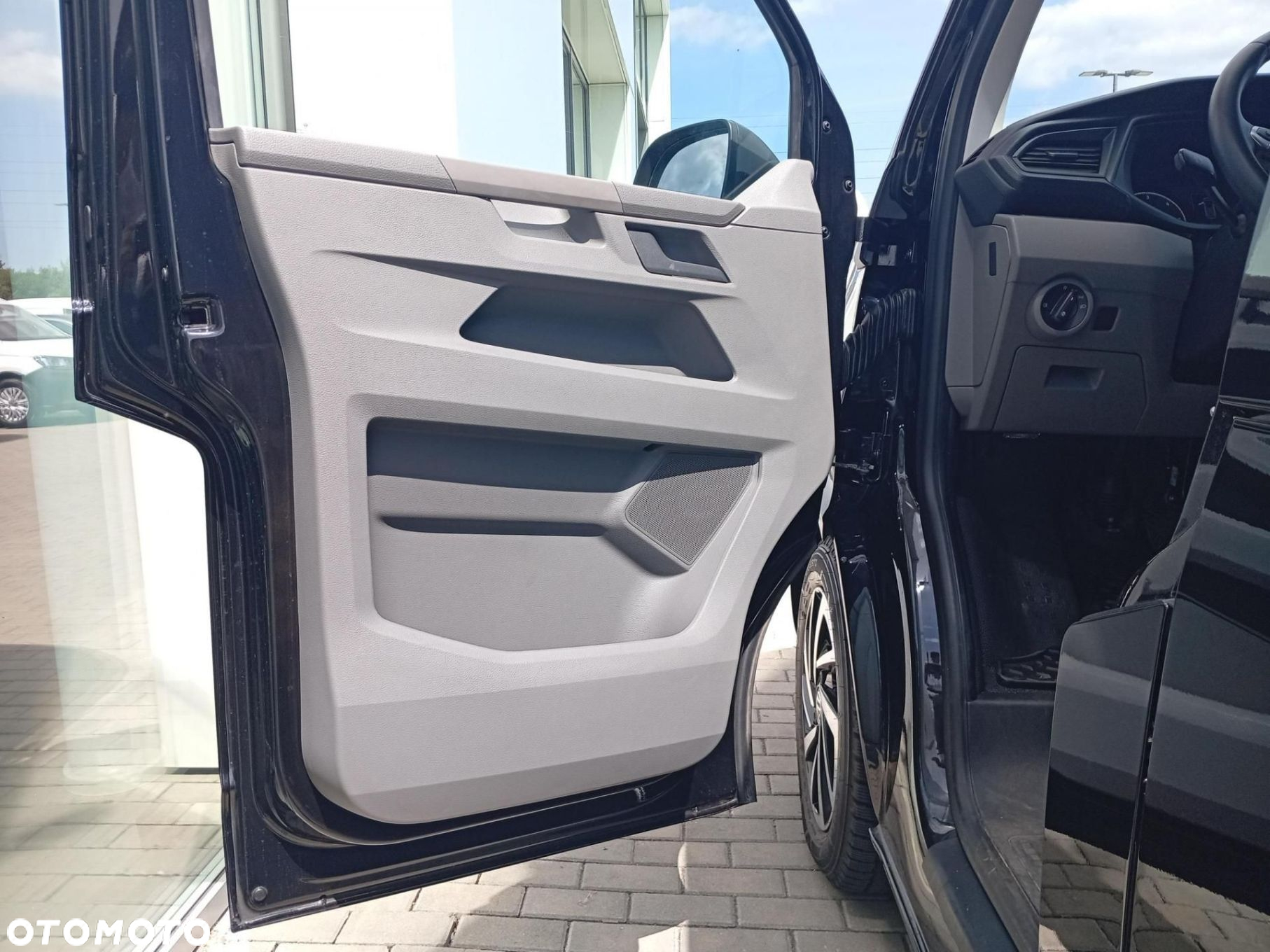 Volkswagen Transporter Kombi T6.1 TDI L2H1 DSG - 10