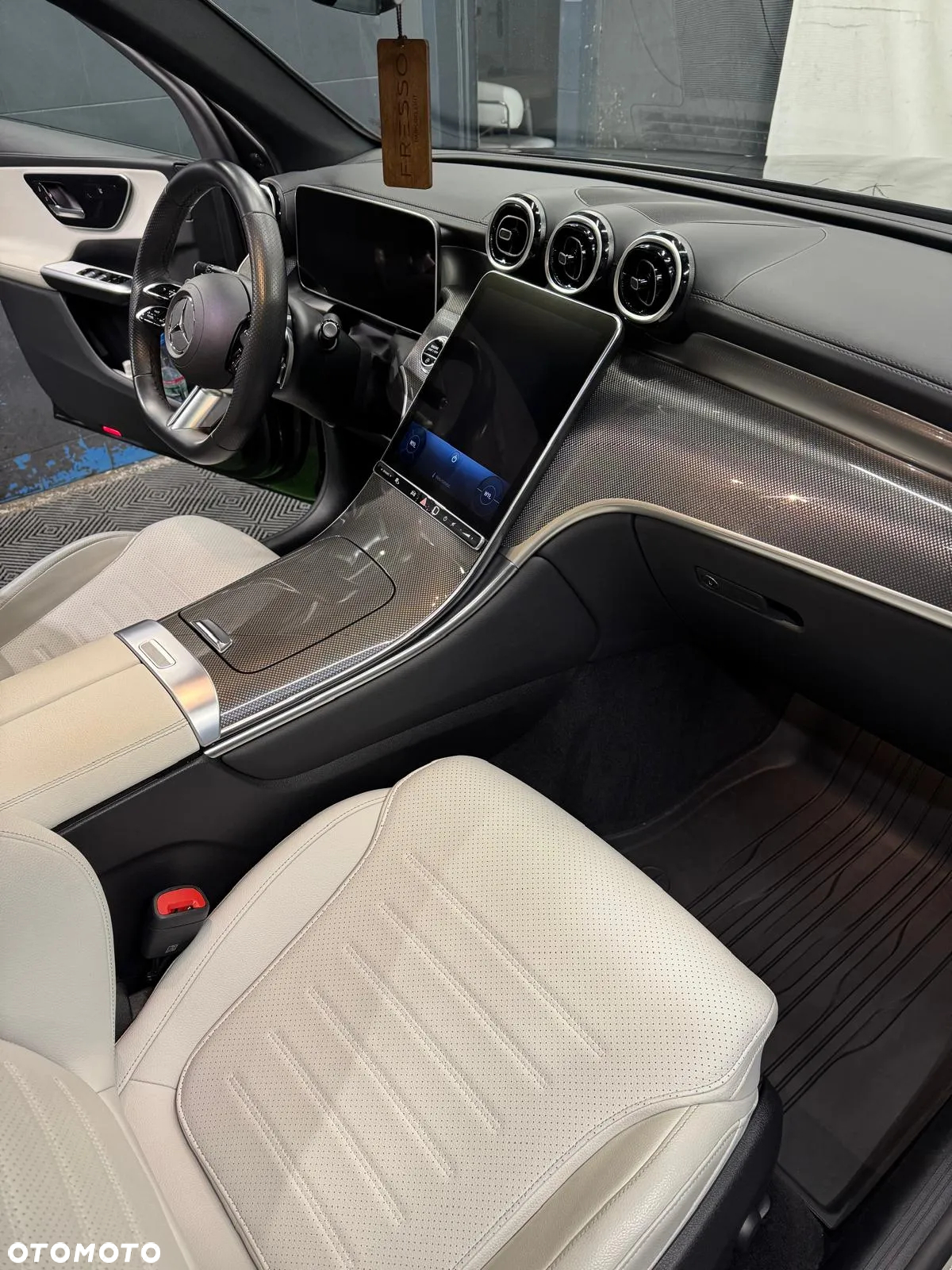 Mercedes-Benz GLC 300 de 4-Matic AMG Line - 23