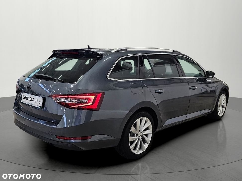 Skoda Superb 2.0 TDI 4x4 Style DSG - 5