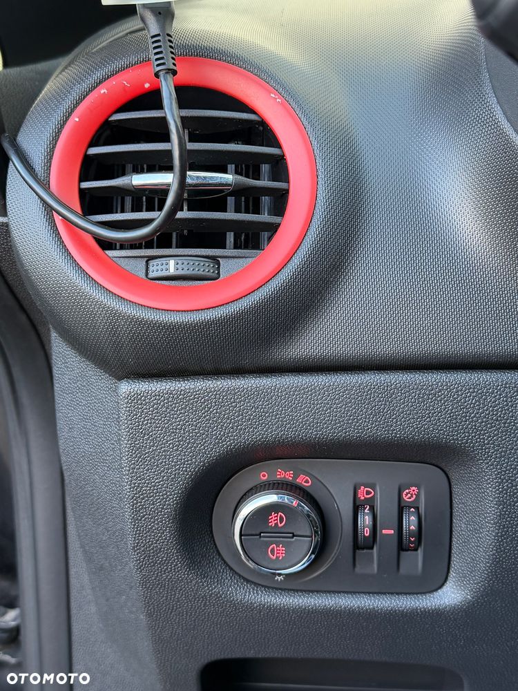 Opel Corsa 1.2 16V Cosmo - 37